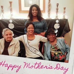 Meet your Posher, Alexis